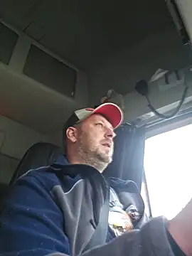 Snapshot of ktmtom247 chatting on 10/28/25, 06:17 ktmtom247 online show from 10/28/25, 06:17