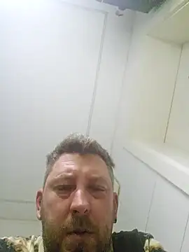 Snapshot of ktmtom247 chatting on 10/29/25, 02:14 ktmtom247 online show from 10/29/25, 02:14