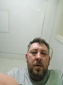 Snapshot of ktmtom247 chatting on 11/04/25, 04:11 ktmtom247 online show from 11/04/25, 04:11