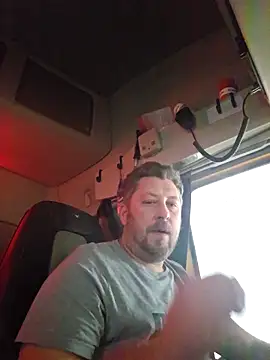 Snapshot of ktmtom247 chatting on 11/26/25, 11:44 ktmtom247 online show from 11/26/25, 11:44