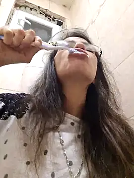 Snapshot of rposhta1991 chatting on 10/05/25, 07:45 rposhta1991 online show from 10/05/25, 07:45