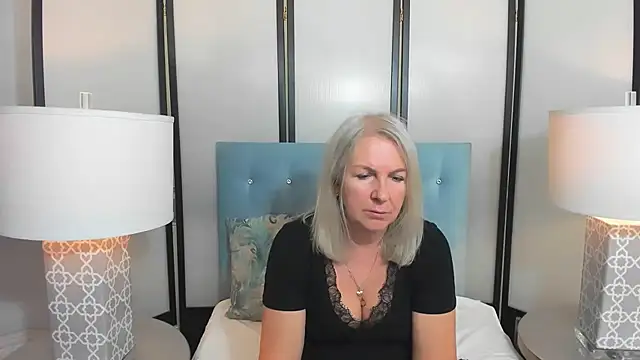 EricaTop online show from 10/13/25, 04:18