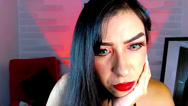 Snapshot of sky_girl1 chatting on 12/11/24, 03:56 sky girl1 online show from 12/11/24, 03:56