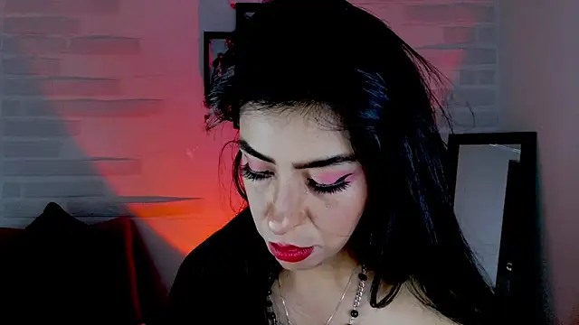 Snapshot of sky_girl1 chatting on 12/23/24, 08:33 sky girl1 online show from 12/23/24, 08:33