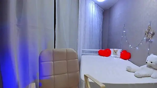Snapshot of Malika_Lisan chatting on 12/28/24, 01:29 Malika Lisan online show from 12/28/24, 01:29