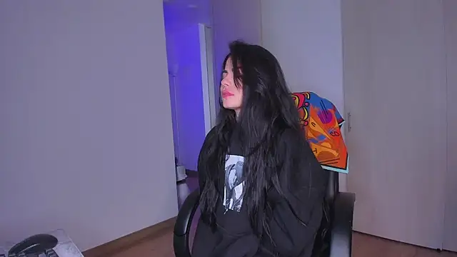 Lisegg  online show from 11/18/25, 08:13