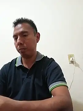 Snapshot of desnudo_Sexoxo chatting on 01/05/25, 04:04 desnudo Sexoxo online show from 01/05/25, 04:04