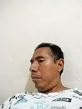 Snapshot of desnudo_Sexoxo chatting on 10/27/25, 11:31 desnudo Sexoxo online show from 10/27/25, 11:31