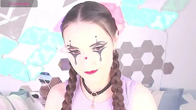 Snapshot of LexiKiss chatting on 01/10/25, 07:57 LexiKiss online show from 01/10/25, 07:57