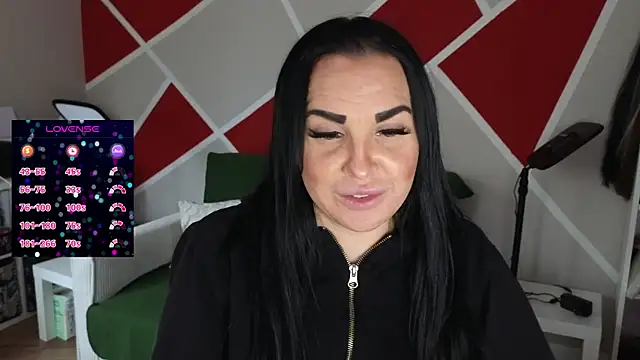 Snapshot of MIA-XXX chatting on 01/17/25, 02:28 MIA-XXX online show from 01/17/25, 02:28