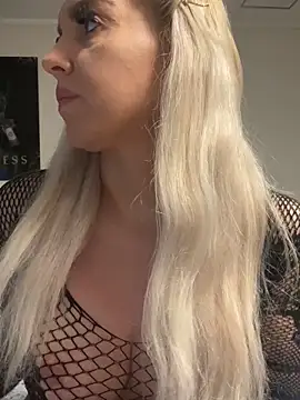 Snapshot of MIA-XXX chatting on 10/09/25, 01:58 MIA-XXX online show from 10/09/25, 01:58