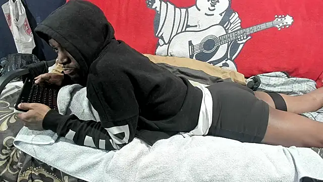 iBreakHeartz online show from 12/26/24, 02:27