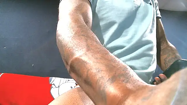 iBreakHeartz online show from 01/17/25, 03:45