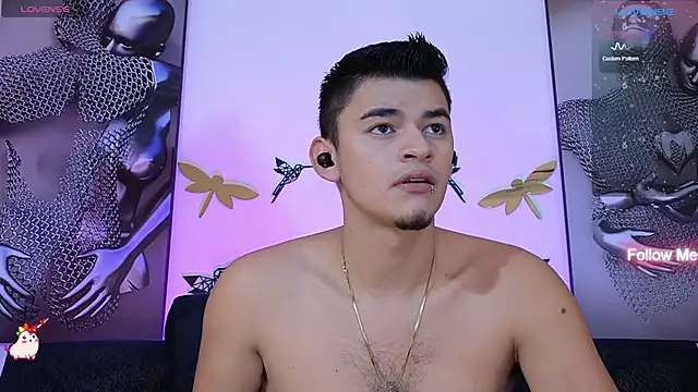 Snapshot of VikoHands chatting on 12/17/24, 10:54 VikoHands online show from 12/17/24, 10:54