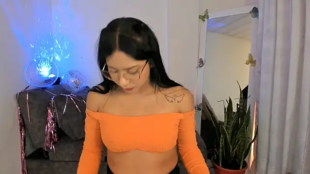 kirasofia online show from 09/13/25, 05:51