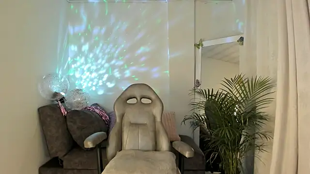 kirasofia online show from 09/29/25, 01:00