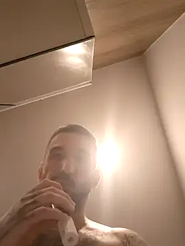 Snapshot of KompetentnyPetent chatting on 10/23/25, 04:56 KompetentnyPetent online show from 10/23/25, 04:56