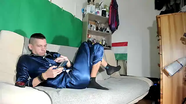 viraglaci18xh online show from 11/19/25, 06:02