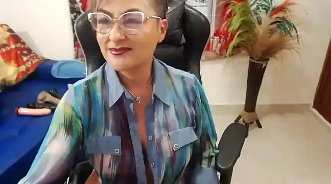 Snapshot of Tamara_Luaren chatting on 12/20/24, 09:28 Tamara Luaren online show from 12/20/24, 09:28