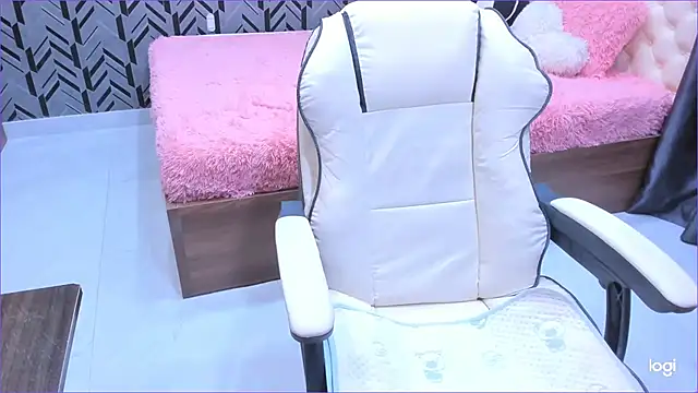 Snapshot of Toyota_Motor_Corporation chatting on 10/11/25, 11:14 Toyota Motor Corporation online show from 10/11/25, 11:14