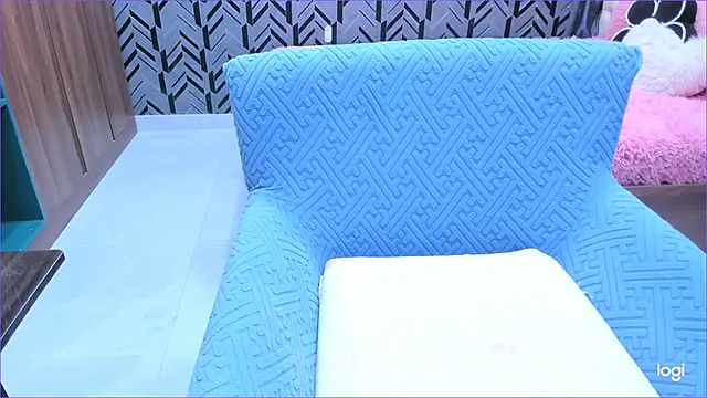 Snapshot of Toyota_Motor_Corporation chatting on 11/01/25, 11:18 Toyota Motor Corporation online show from 11/01/25, 11:18