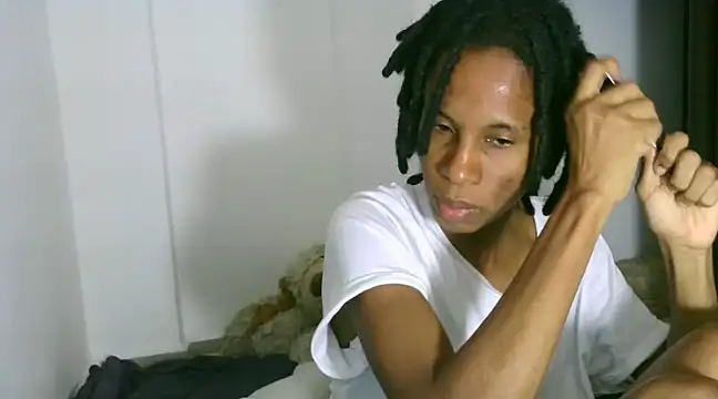 Snapshot of africa_deluxe chatting on 02/15/25, 09:48 africa deluxe online show from 02/15/25, 09:48