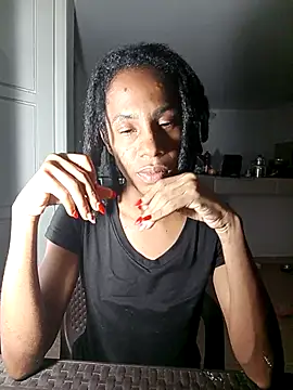 Snapshot of africa_deluxe chatting on 09/12/25, 04:45 africa deluxe online show from 09/12/25, 04:45