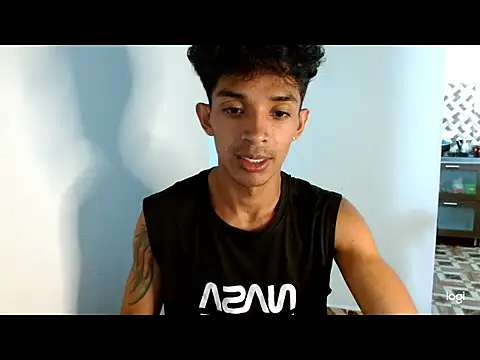 Snapshot of _dannyaldana_ chatting on 10/24/25, 10:33  dannyaldana  online show from 10/24/25, 10:33
