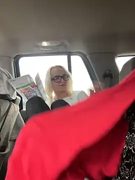 Snapshot of SugarTits199869 chatting on 11/01/25, 10:01 SugarTits199869 online show from 11/01/25, 10:01