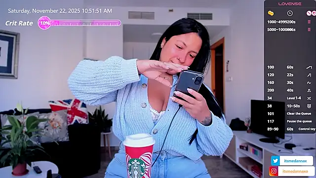 DannaaMeliza online show from 11/22/25, 09:52