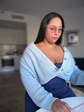 DannaaMeliza online show from 11/27/25, 09:22