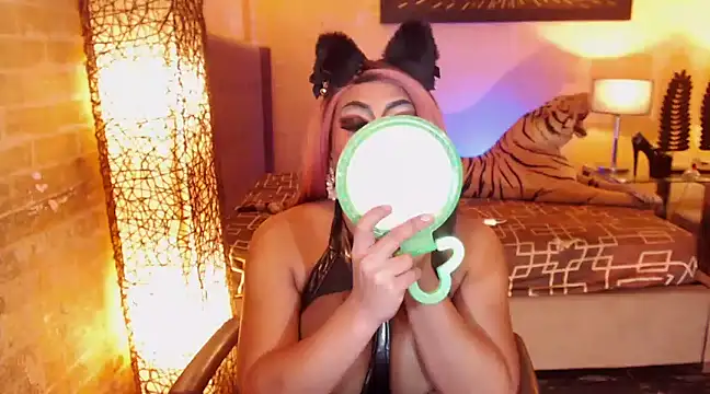 Snapshot of LavictoriaFox chatting on 03/04/25, 12:07 LavictoriaFox online show from 03/04/25, 12:07