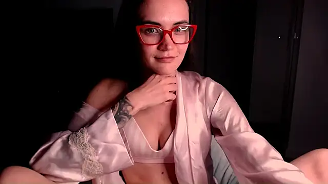 EvelynGG online show from 11/07/25, 08:42