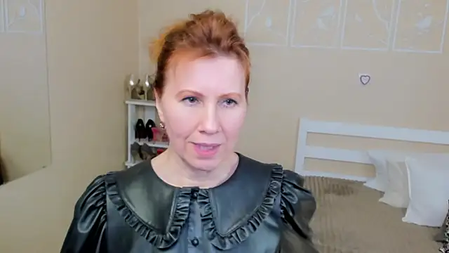 Snapshot of FoxySophia chatting on 03/04/25, 10:24 FoxySophia online show from 03/04/25, 10:24