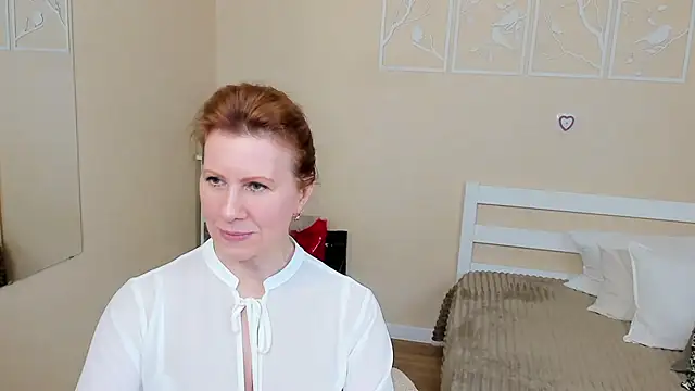 Snapshot of FoxySophia chatting on 03/04/25, 01:28 FoxySophia online show from 03/04/25, 01:28