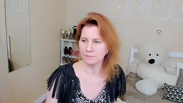 Snapshot of FoxySophia chatting on 03/08/25, 01:17 FoxySophia online show from 03/08/25, 01:17