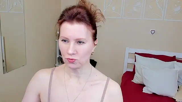 Snapshot of FoxySophia chatting on 03/23/25, 09:10 FoxySophia online show from 03/23/25, 09:10