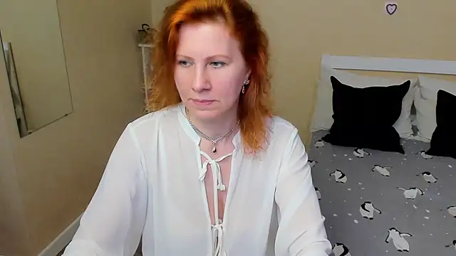 Snapshot of FoxySophia chatting on 09/17/25, 03:46 FoxySophia online show from 09/17/25, 03:46
