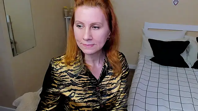 Snapshot of FoxySophia chatting on 09/26/25, 08:57 FoxySophia online show from 09/26/25, 08:57