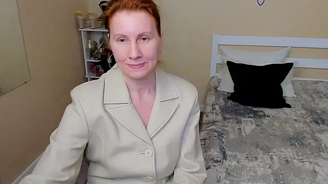 Snapshot of FoxySophia chatting on 09/30/25, 02:27 FoxySophia online show from 09/30/25, 02:27