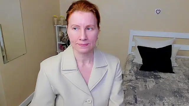 Snapshot of FoxySophia chatting on 09/30/25, 03:39 FoxySophia online show from 09/30/25, 03:39