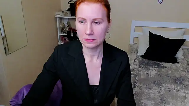 FoxySophia online show from 10/21/25, 10:05