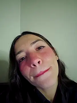 loveuu-bae online show from 10/10/25, 12:42