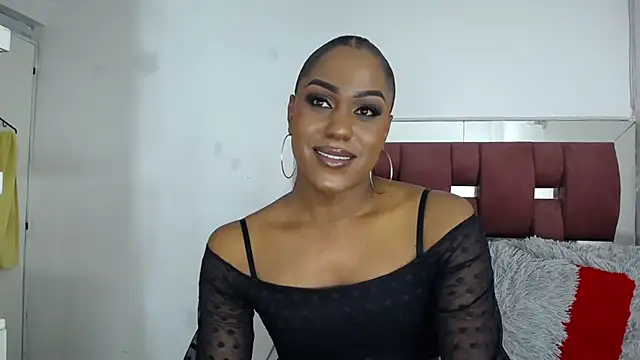 LoraineBigCockTs online show from 11/17/25, 08:47