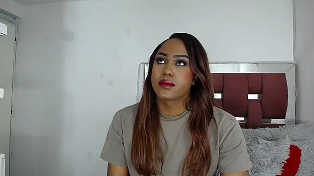 LoraineBigCockTs online show from 11/27/25, 10:01