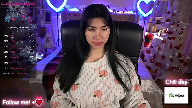 Snapshot of EmilyCandyy chatting on 12/17/24, 10:34 EmilyCandyy online show from 12/17/24, 10:34