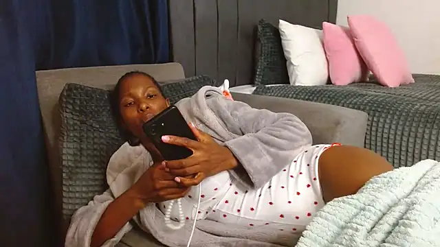 Snapshot of SoftRosee chatting on 11/07/25, 08:20 SoftRosee online show from 11/07/25, 08:20