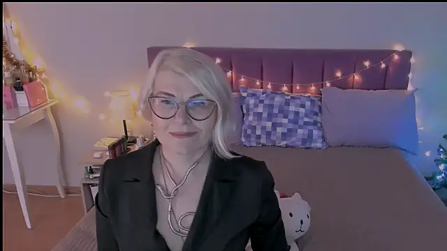 sabrinamacmarren online show from 01/07/25, 11:58