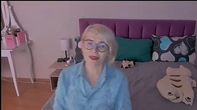 sabrinamacmarren online show from 01/28/25, 12:00