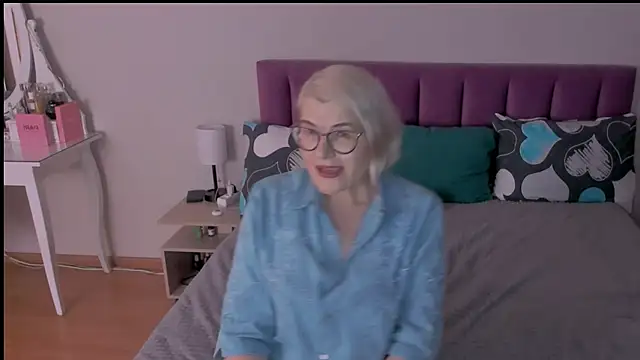 sabrinamacmarren online show from 01/28/25, 03:04
